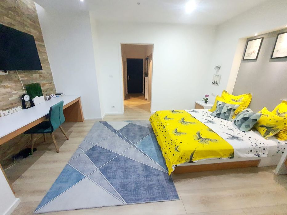 Regim hotelier, Universitate, Romana