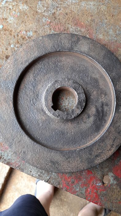 Vând fulie (roată de curea )