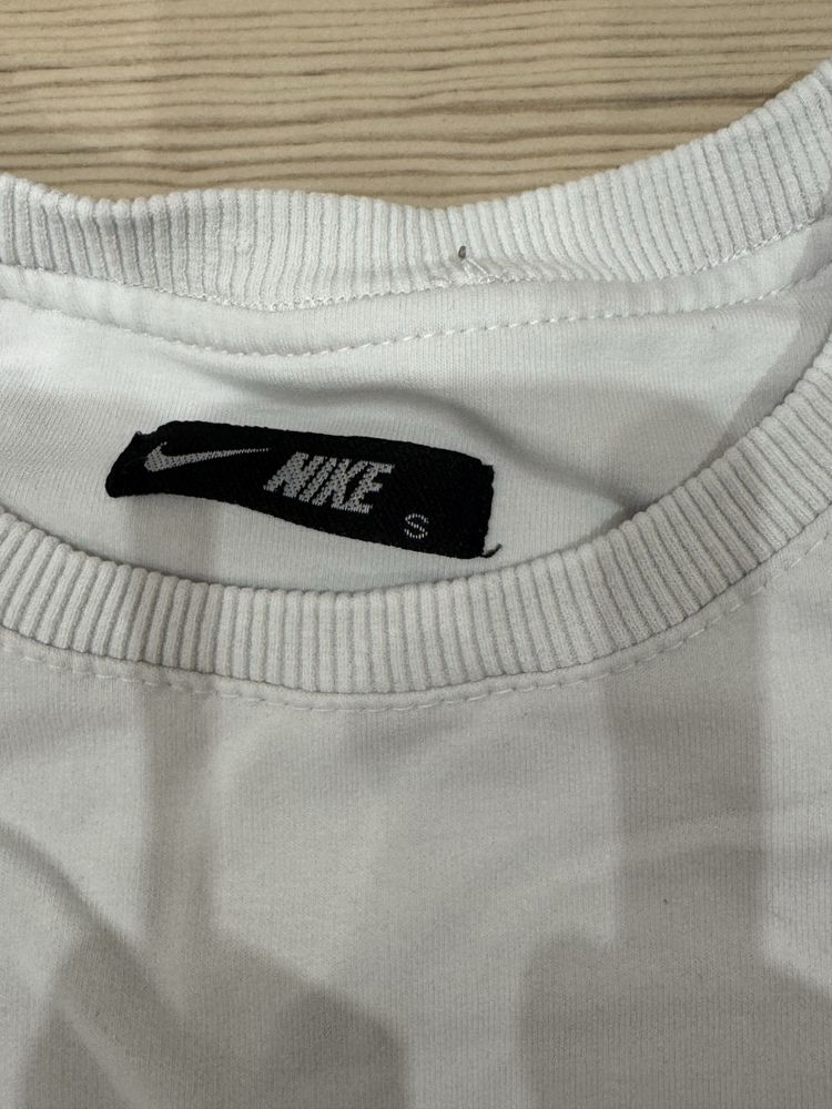 Бяло мъжко горнище Nike/S размер