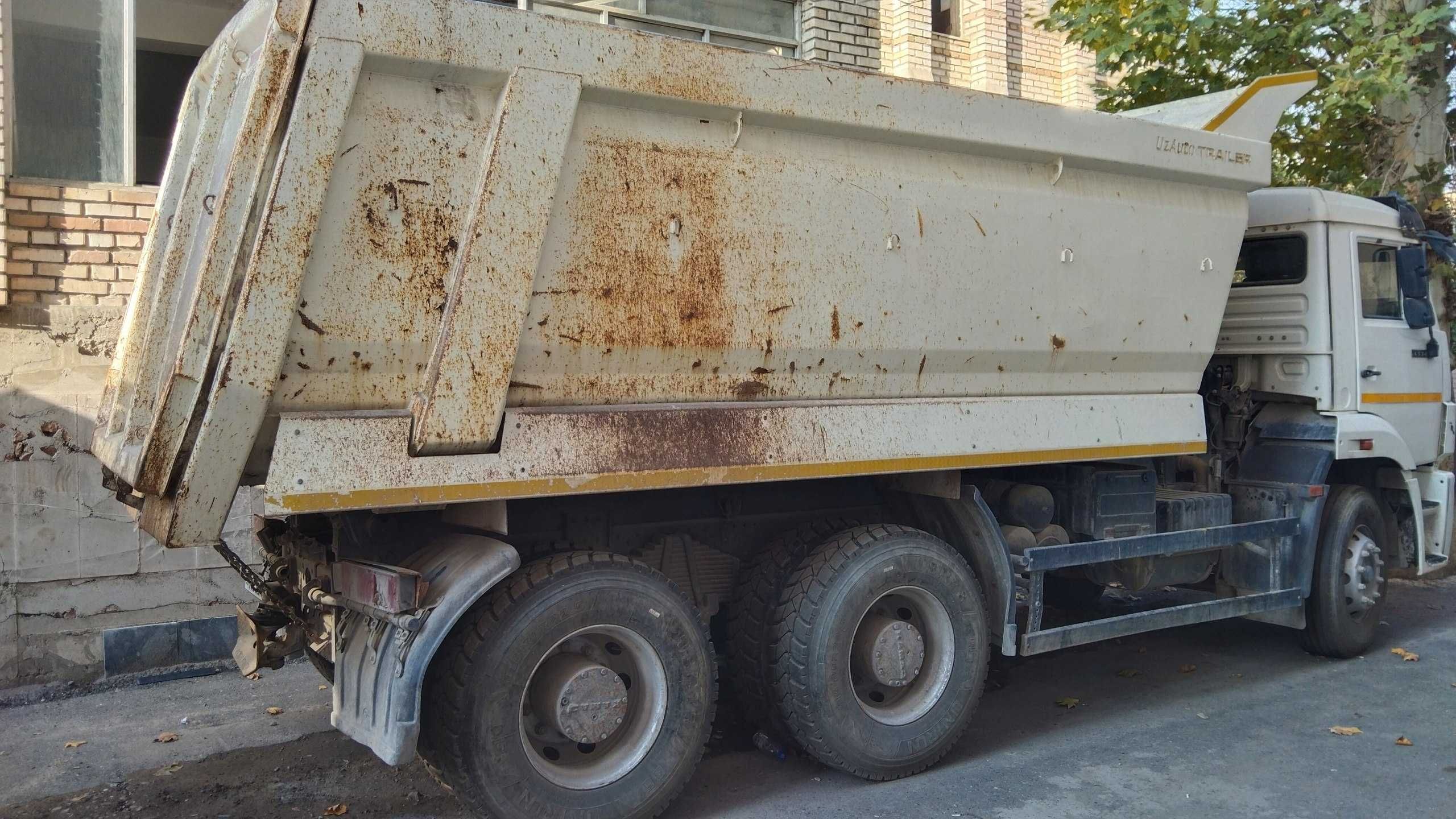 Namangan shahrida Kamaz yuk avtotransporti sotiladi