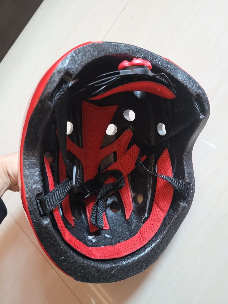 Детски предпазни каски Byox и Polisport