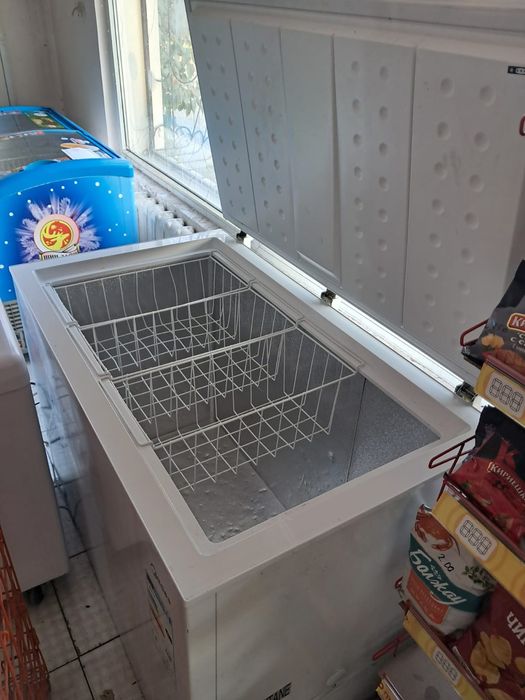 Продам морозильник Медея