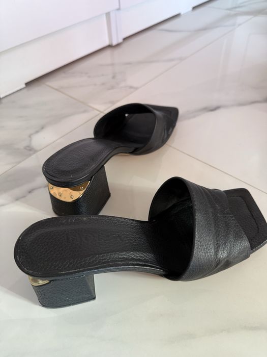 Продам женские туфельки