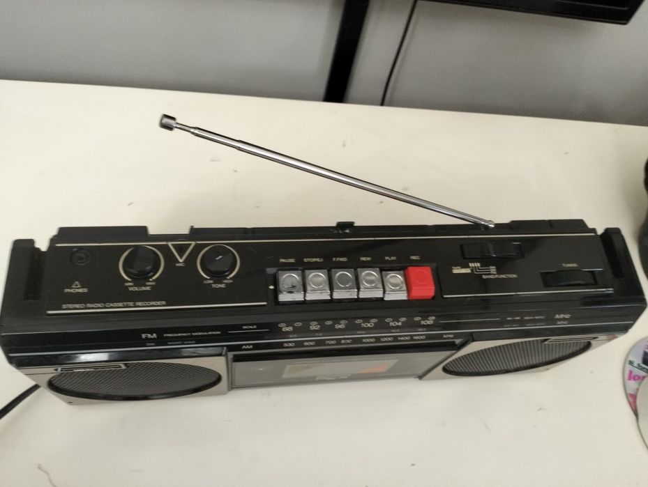 Radiocasetofon electronica