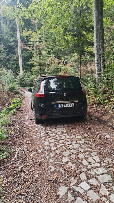 Vând sau Schimb Renault Grand Scenic Panoramic Bose 7 locuri nu bmw