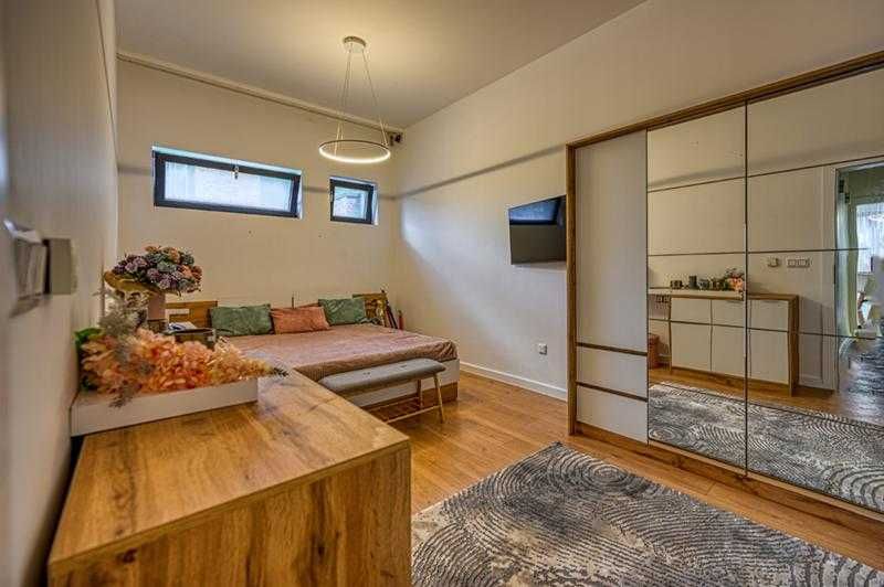 Продава се Тристаен апартамент в София, Люлин 10 - 116 кв.м за 1595 €/кв.м - Снимка #3