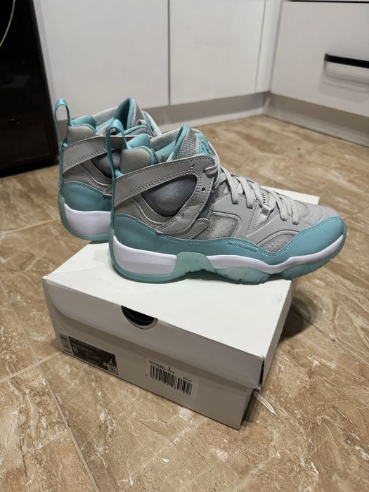 NIKE Jordan Wmns Jumpman Two Trey 39 номер