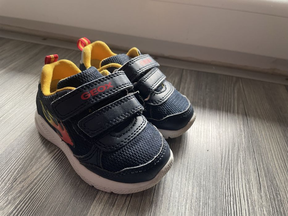 Маратонки на Geox 21 номер