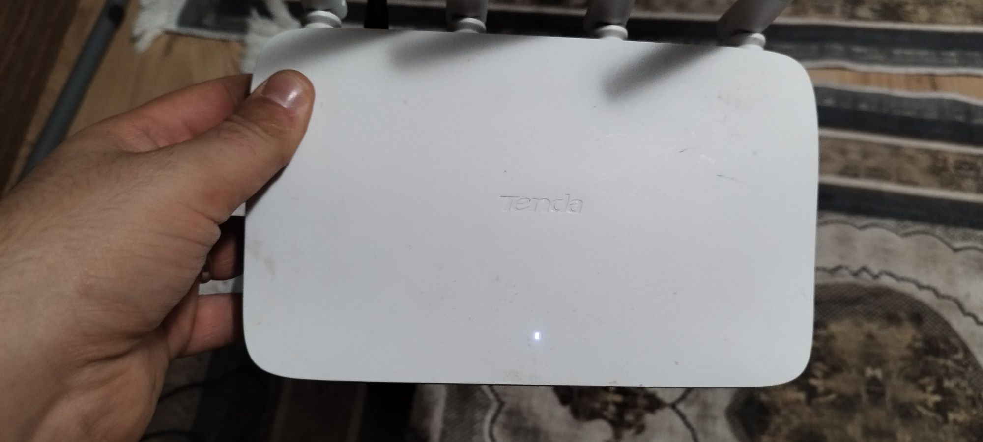 Home router tenda f6.