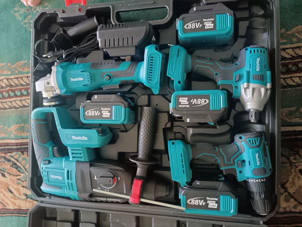 Makita 4 v 1  набор