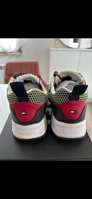 Tommy Hilfiger маратонки 42 номер