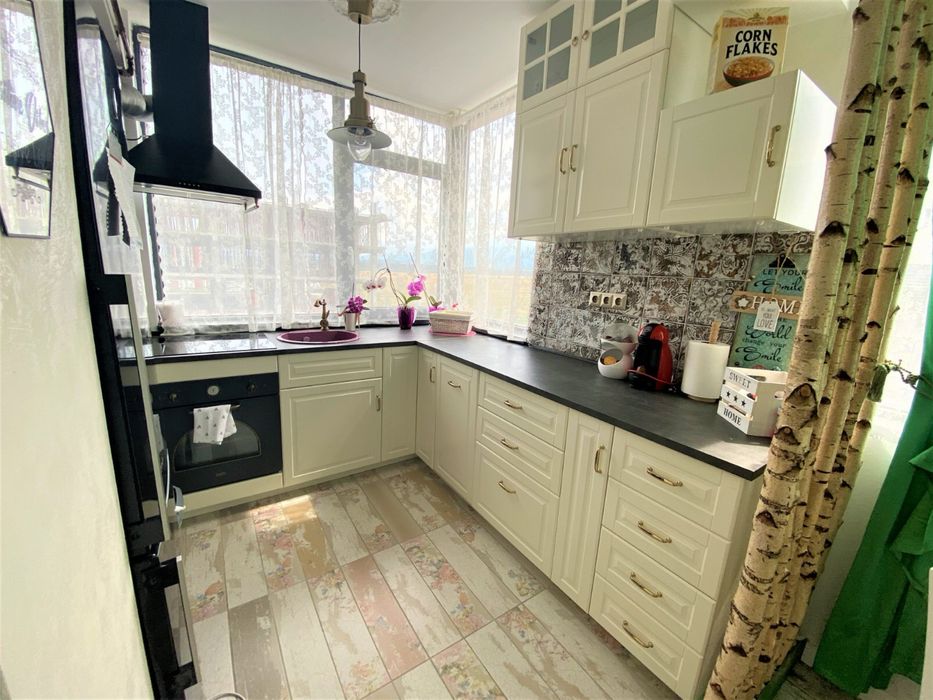 Proprietar vand apartament 3 camere modern cu balcon