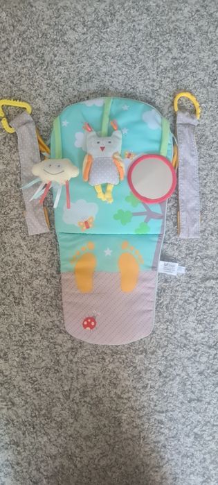 Jucarie interactiva  bebe Taf Toys pentru mersul in masina