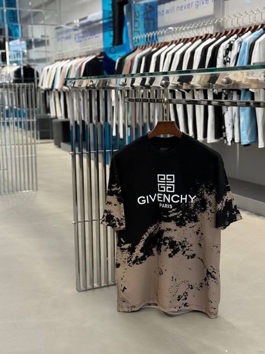Tricou nou GIVEN