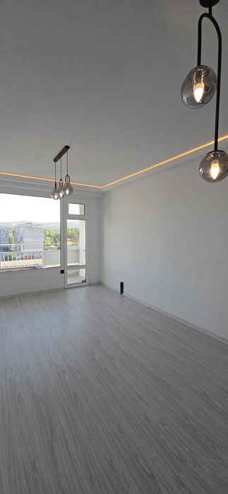 Двустаен преустроен в тристаен Перник Мошино