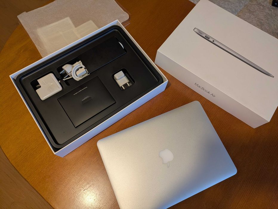 MacBook Air 13" 2015 - Пълен комплект