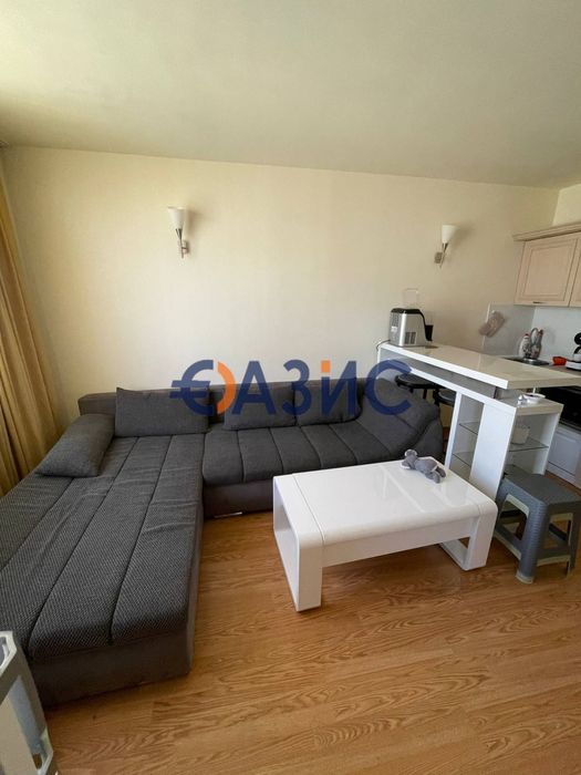 Продава се Тристаен апартамент в к.к. Слънчев бряг - 85 кв.м за 965 €/кв.м - Снимка #2