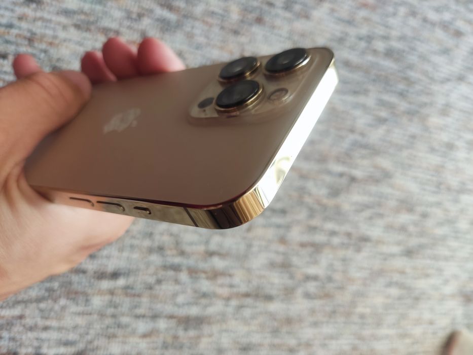 iPhone 13 pro 512gb gold