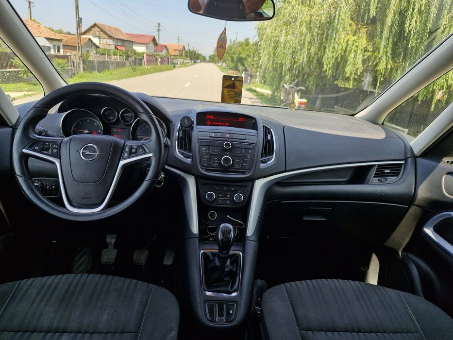 Oper Zafira Tourer