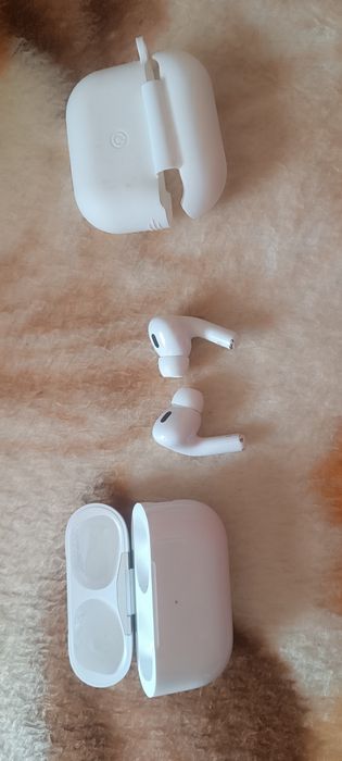 Vând căști  wireless