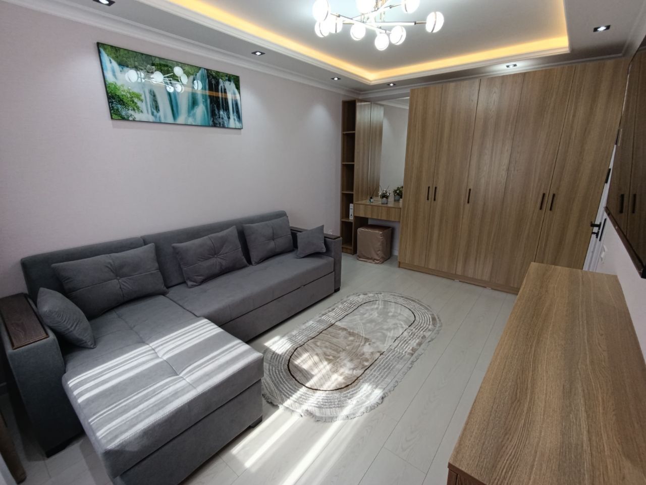 СВОЯ! Срочно продам квартиру 1/3/5. 30 кв.м. Метро Максим Горький.