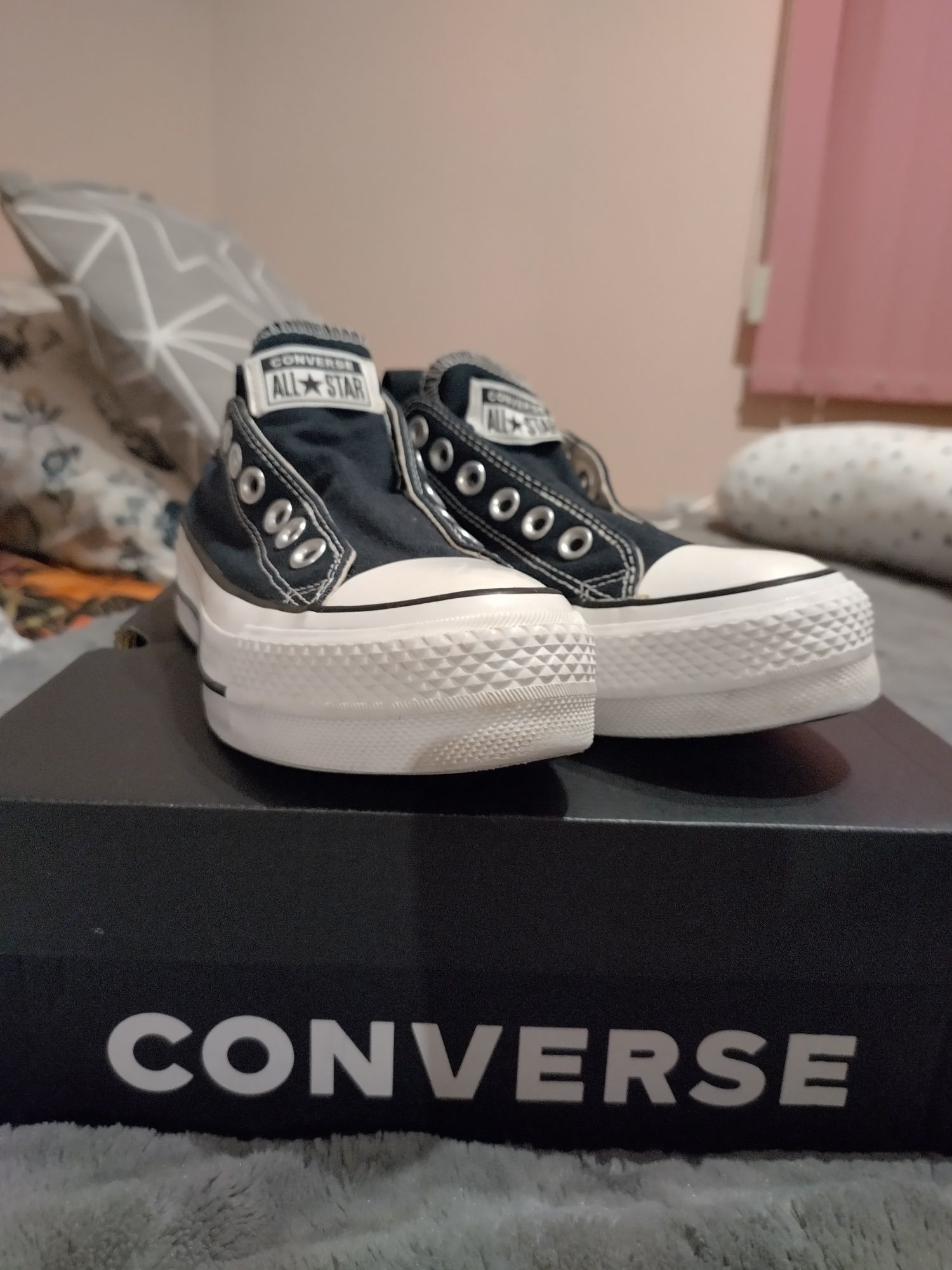 Оригинални кецове converse Chuck Taylor.
Размер 36 
Цена 50лв за чифт