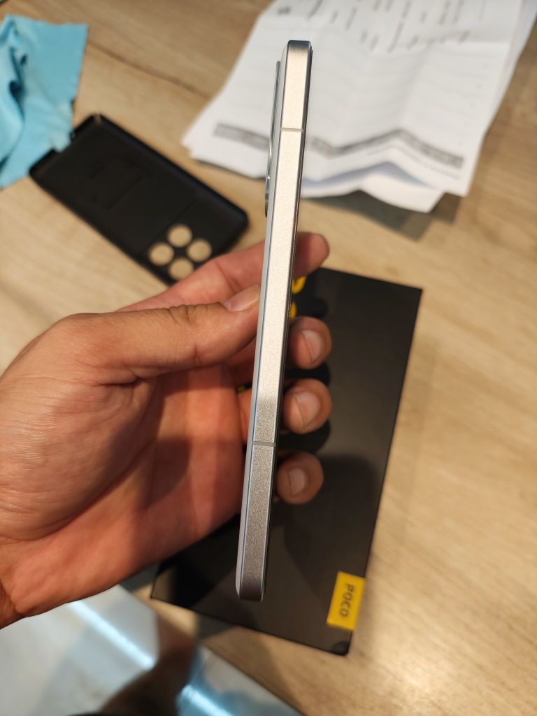 Продавам Poco F6 pro