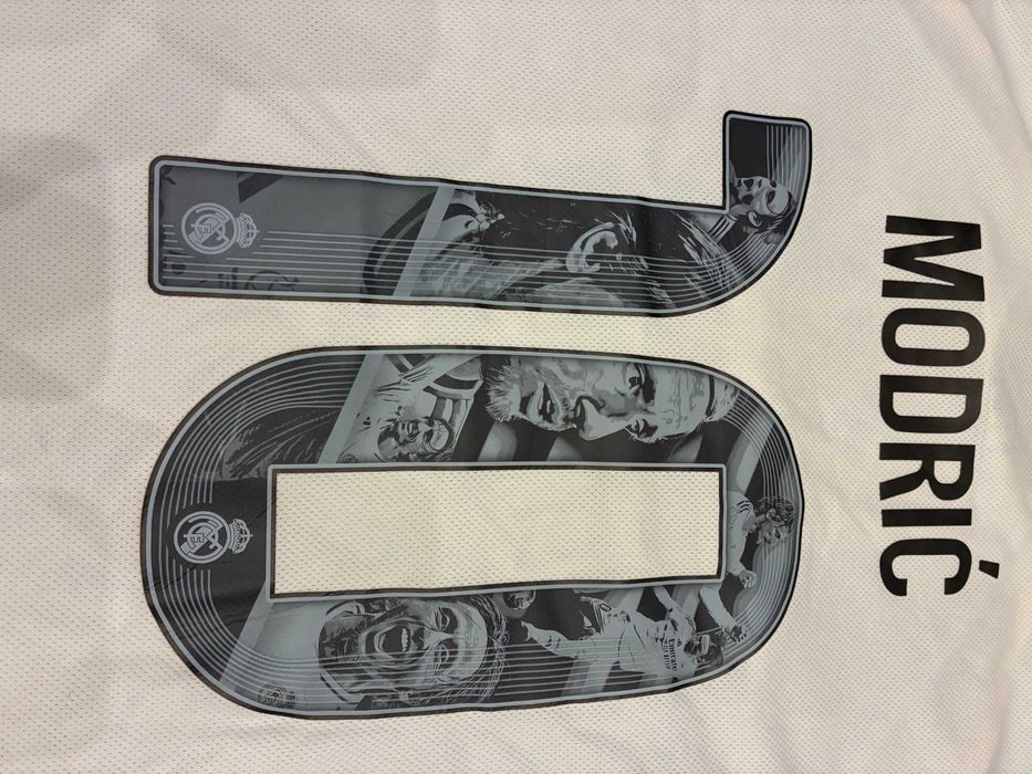 Аутентик екипи на Реал Мадрид 2024-2025