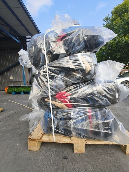 Дрехи на едро втора употреба