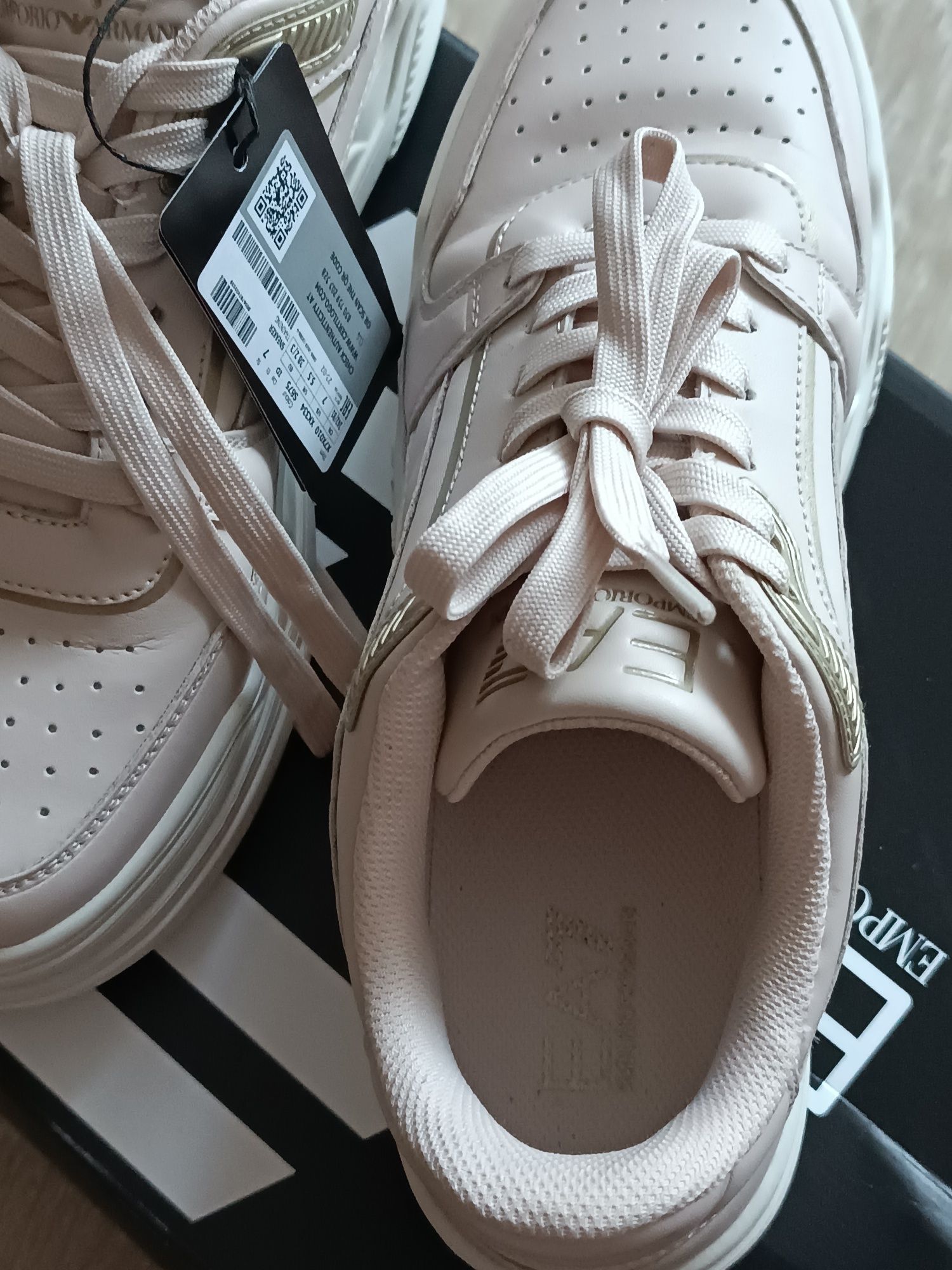 Emporio Armani,Asics,Liu Jo