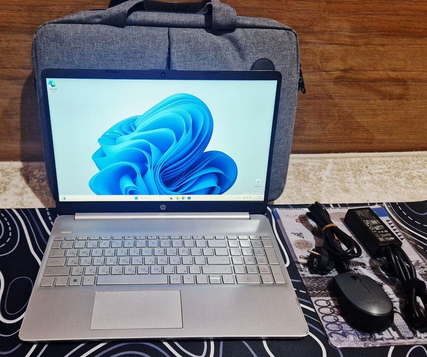 Hp LAPTOP 15 12gen ssd512,ozu8!