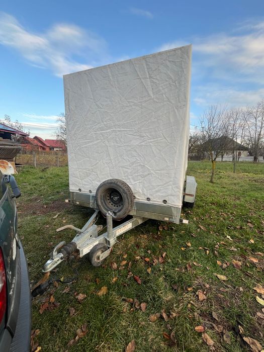 Remorca Rema. 2000 de kg, an 2007