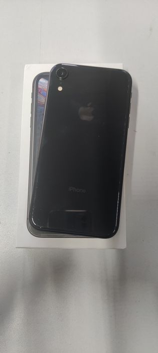Продам Айфон XR.