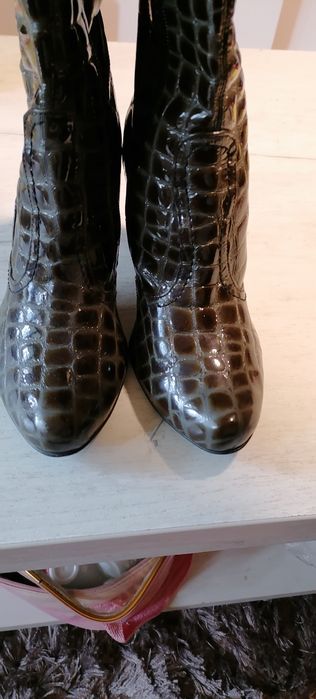 Reduc. cizme piele,36 peste genunchi, speciale prin design si culoare