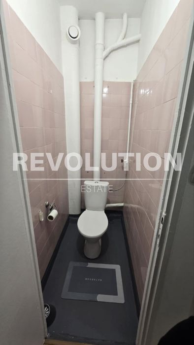 Дава се под наем Тристаен апартамент в Варна, Базар Левски - 70 кв.м за 390 € - Снимка #4