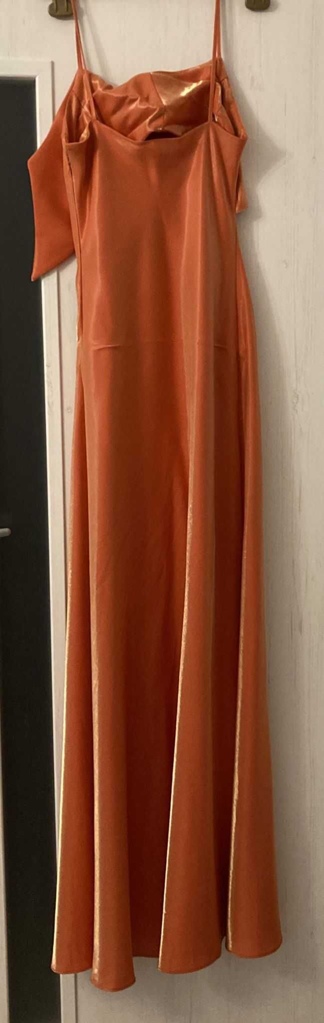 Rochie eleganta lunga cu sal - portocaliu satinat