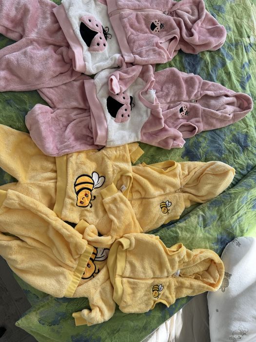 Бебешки дрехи 0-3 има и за близначки mayoral zara next