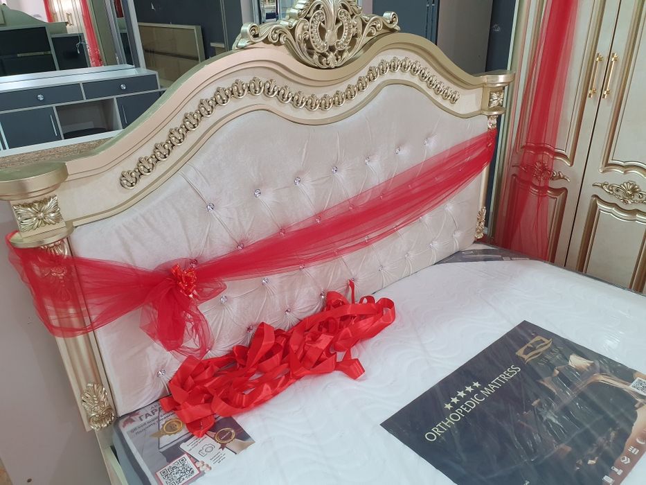 СРОЧНО продается Спальный гарнитур