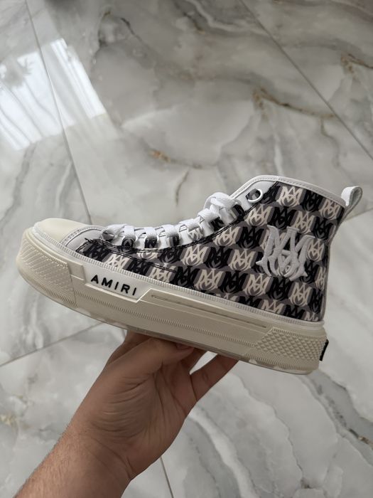 Amiri Sneakers.