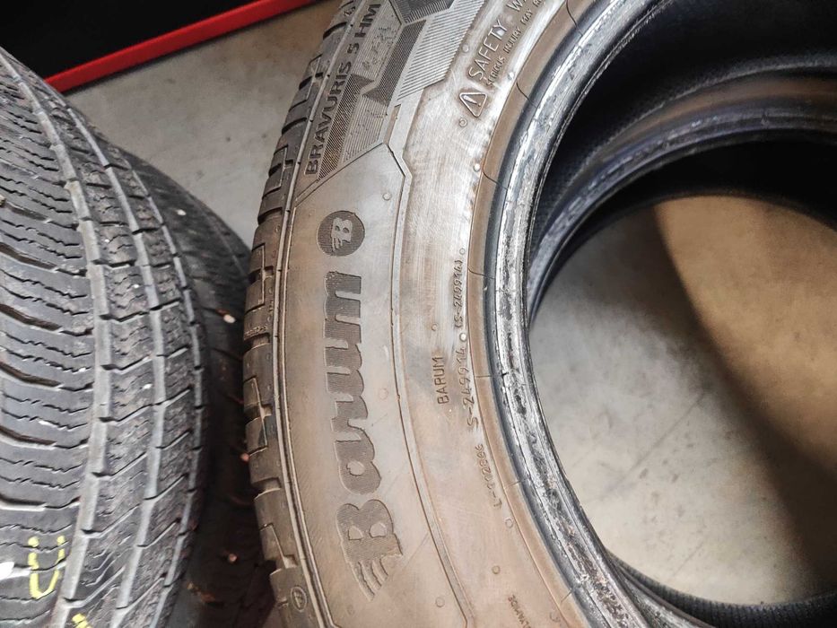 4бр.летни гуми 215/65/16 Barum