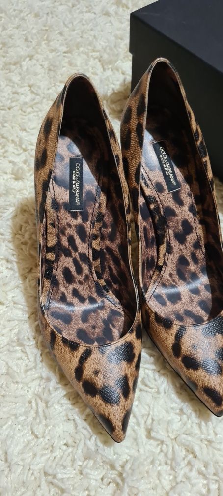 Pantofi animal print Dolce Gabbana