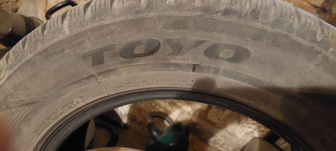 Два броя зимни гуми Toyo