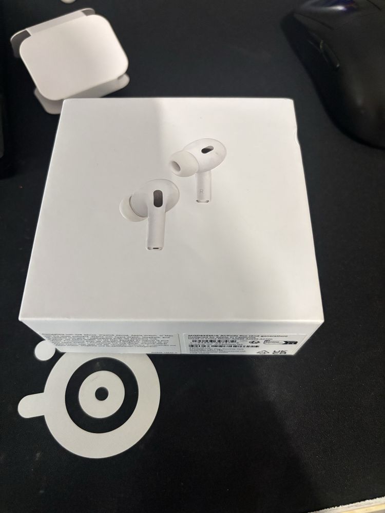 Apple Airpods pro слушалки