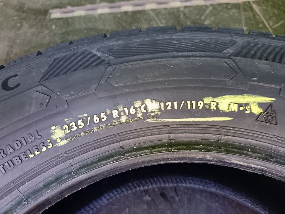 Anvelope MS iarna 235 65 16c continental 2023 +5mm