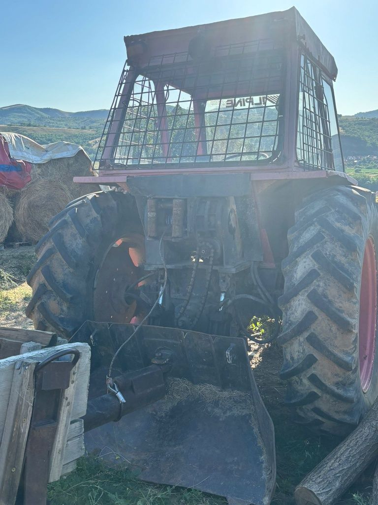Tractor Universal 651
