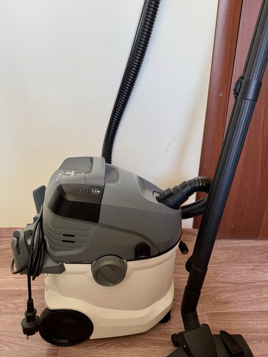 Моющий пылесос karcher