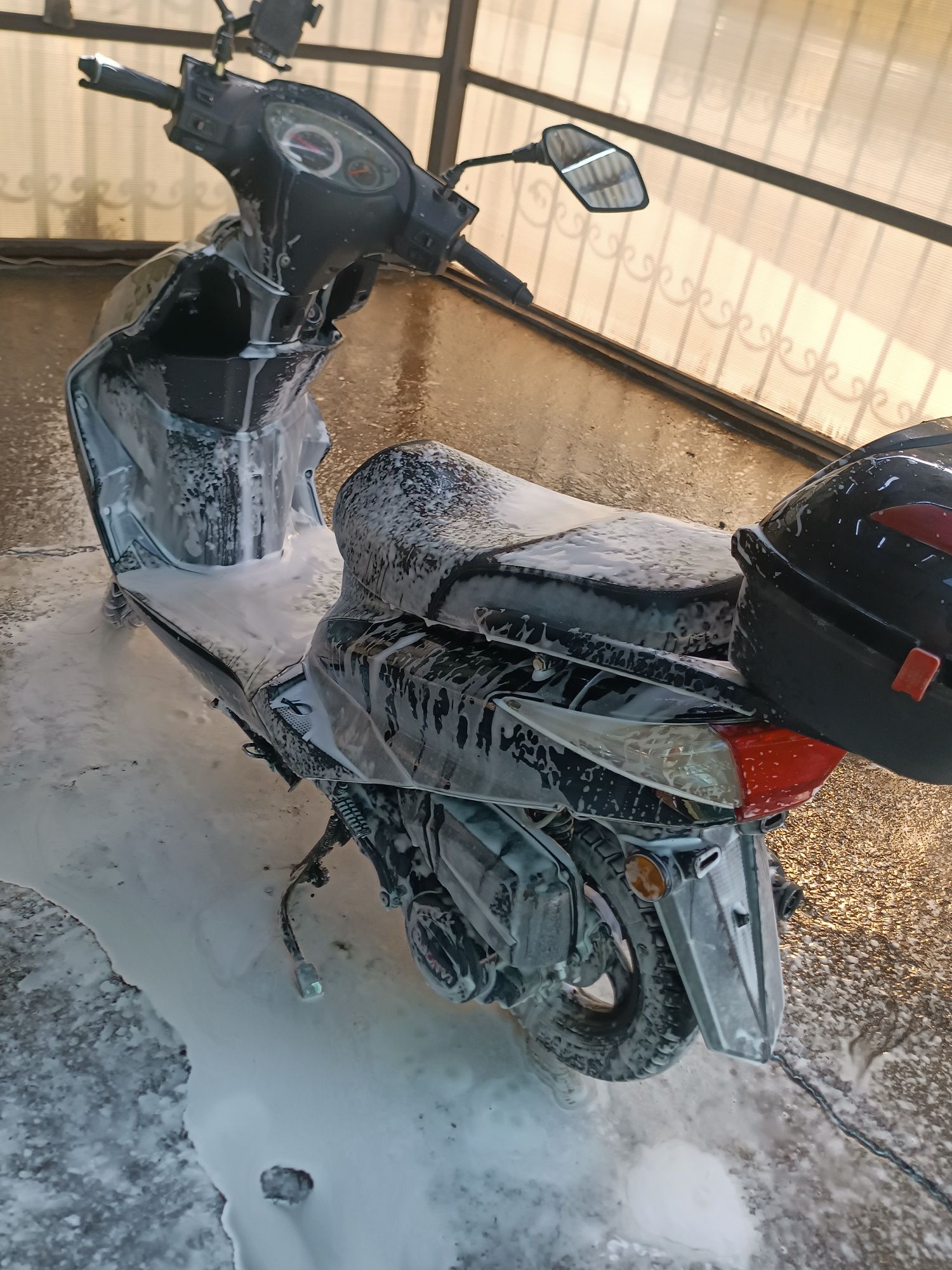 Bonvi sukuter sotiladi