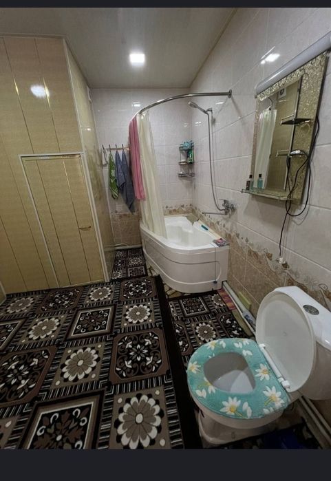 Шахар марказидан Катта ховли сотилади.