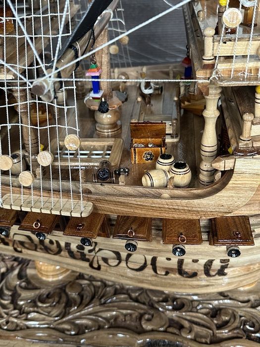 Yog'ochdan yasalgan yelkanli kema