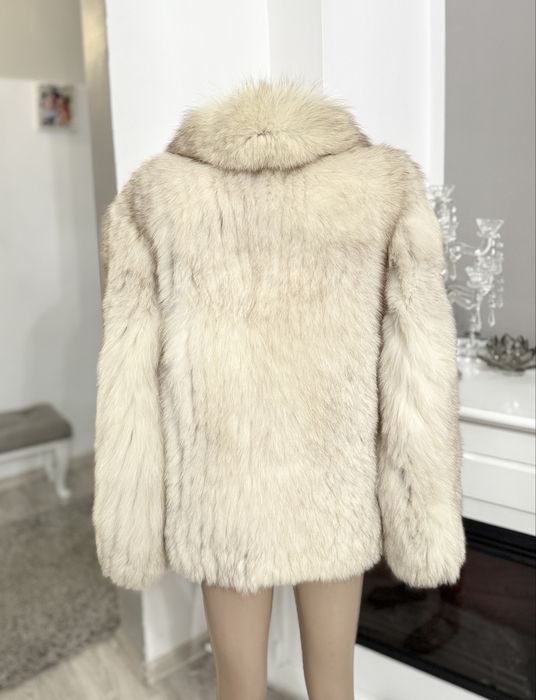 Haină din blană naturală de vulpe polară